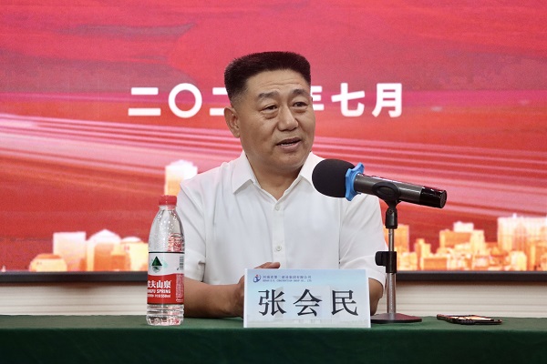 乐动(中国)党委书记张会民对新员工提出希冀.jpg